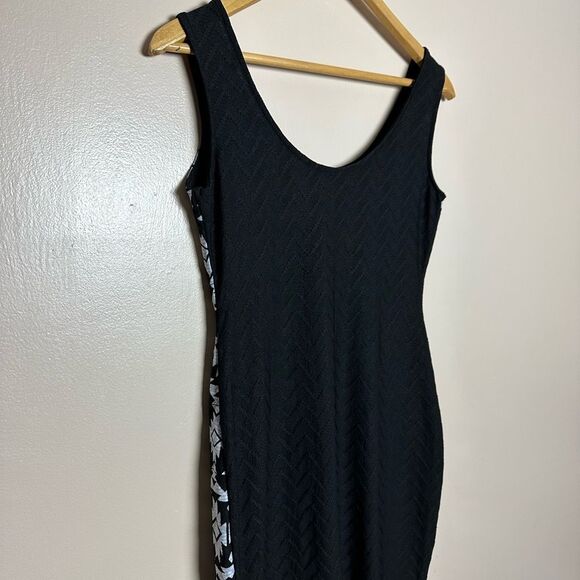 CLEARANCE! Black/White Xhilaration Patterned Bodycon Minidress Size S EUC - Picture 4 of 5